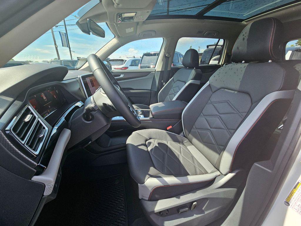 new 2025 Volkswagen Atlas car, priced at $46,549