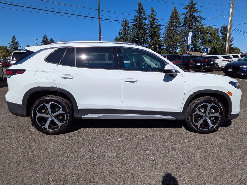 new 2025 Volkswagen Tiguan car, priced at $36,902