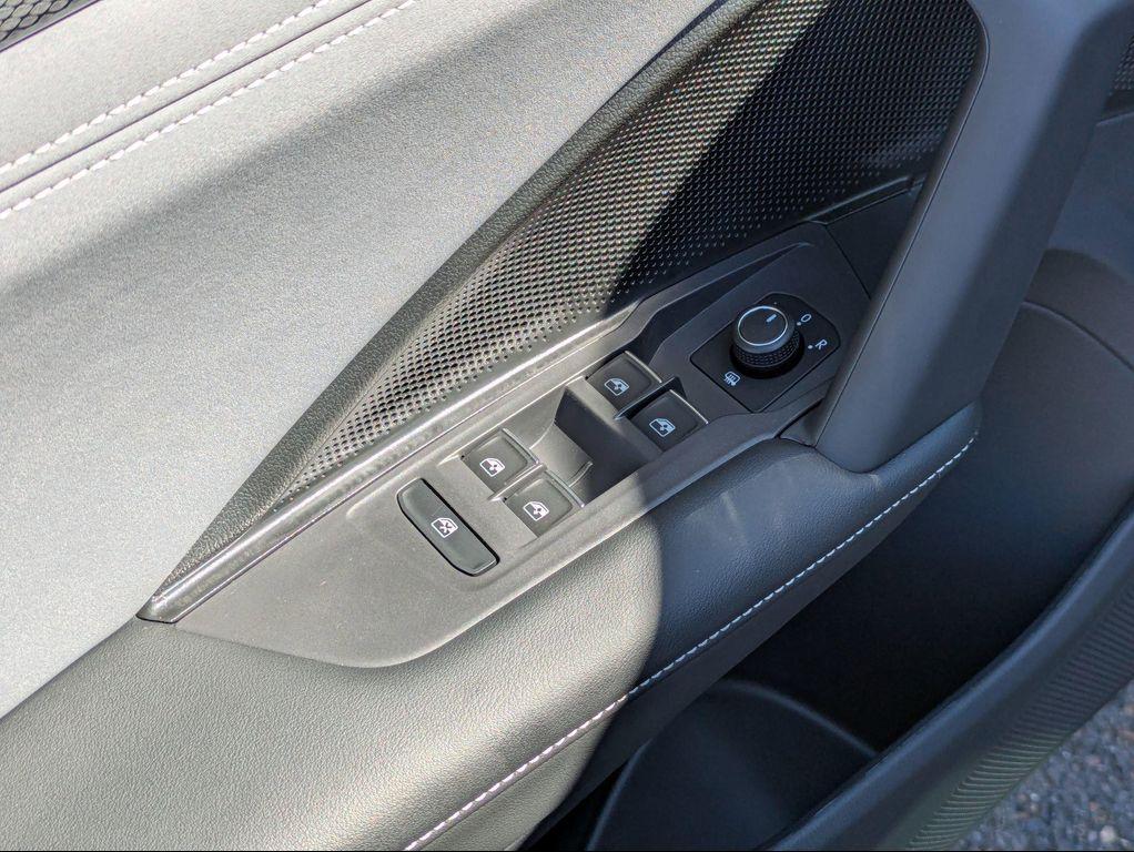 new 2025 Volkswagen Tiguan car, priced at $36,902