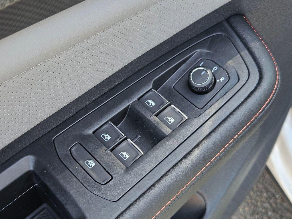 new 2025 Volkswagen Atlas car, priced at $44,513