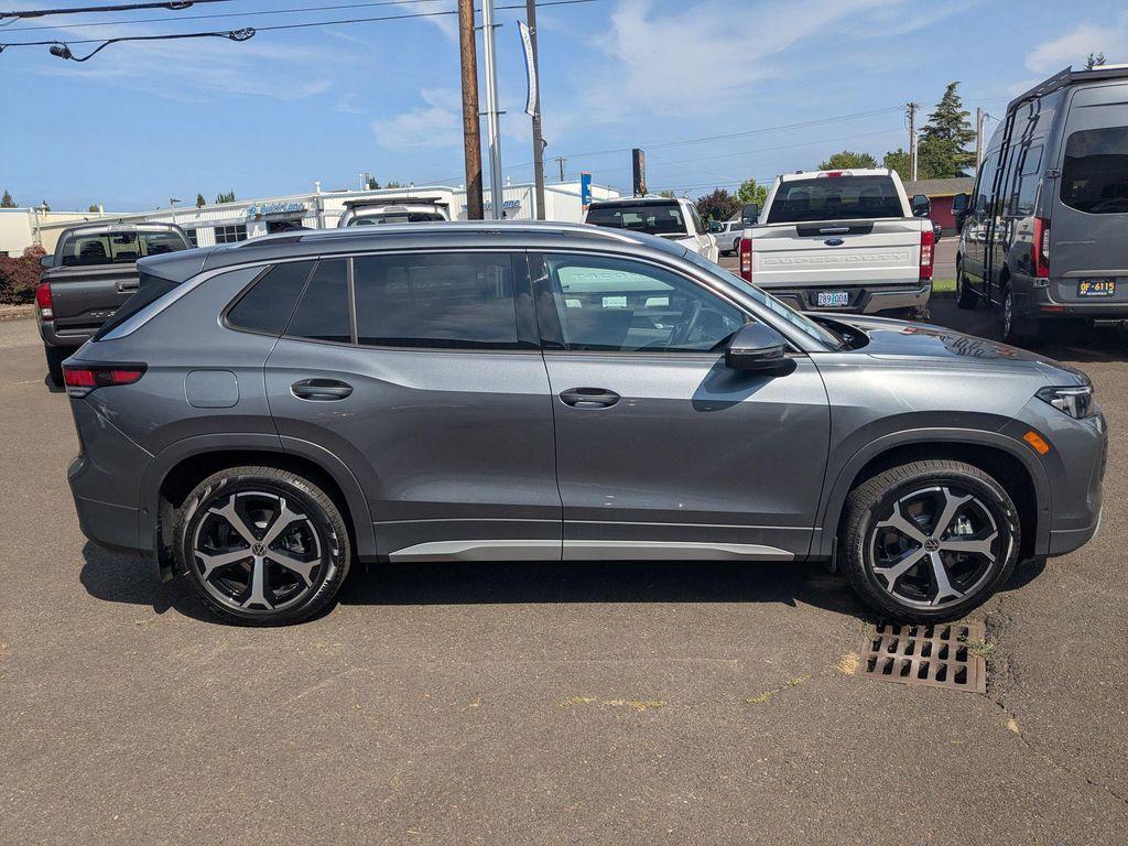 new 2025 Volkswagen Tiguan car, priced at $34,230