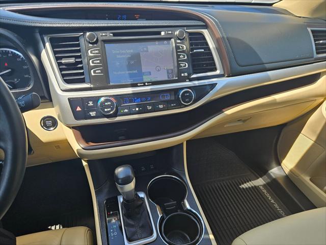 used 2015 Toyota Highlander car, priced at $21,990