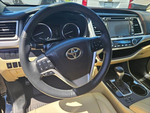 used 2015 Toyota Highlander car, priced at $21,990