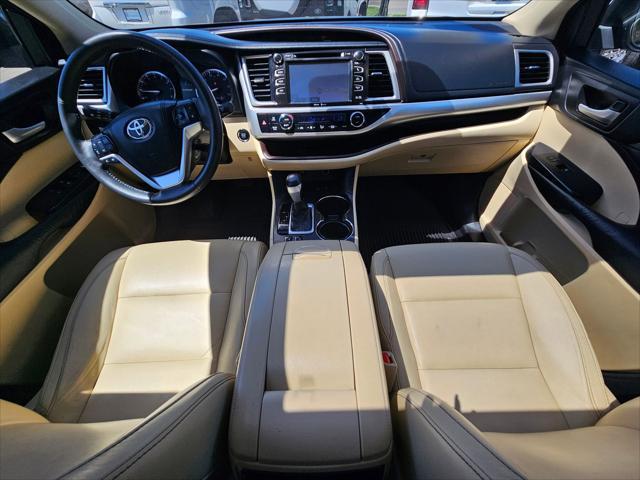 used 2015 Toyota Highlander car, priced at $21,990