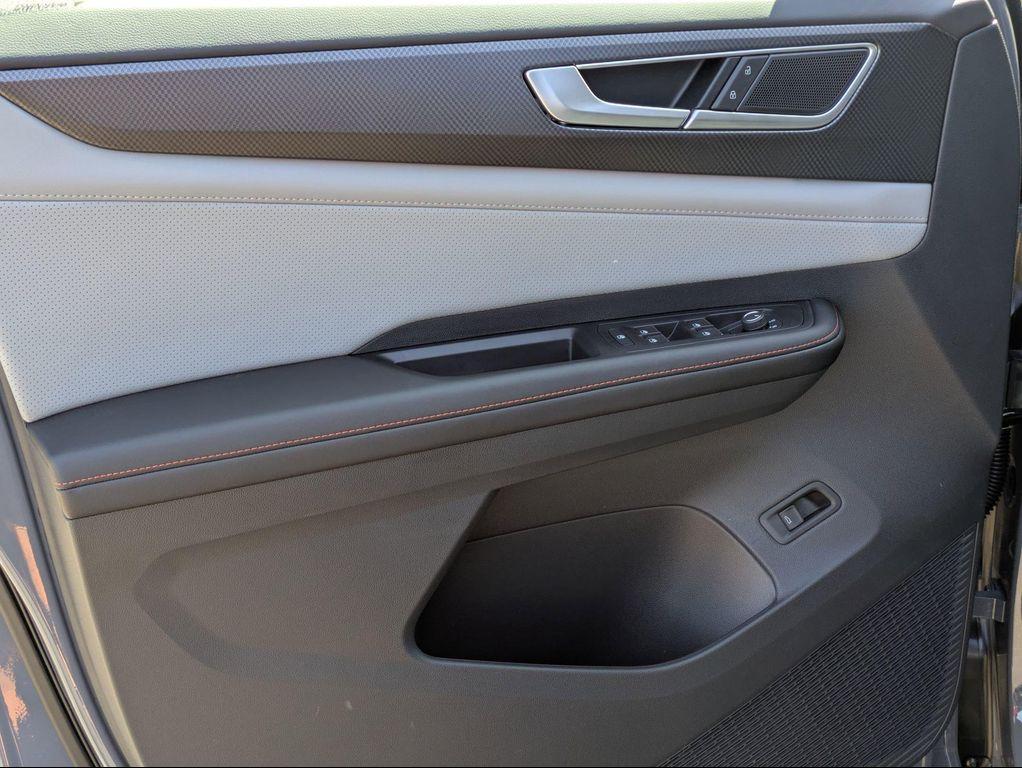 new 2025 Volkswagen Atlas car, priced at $41,579