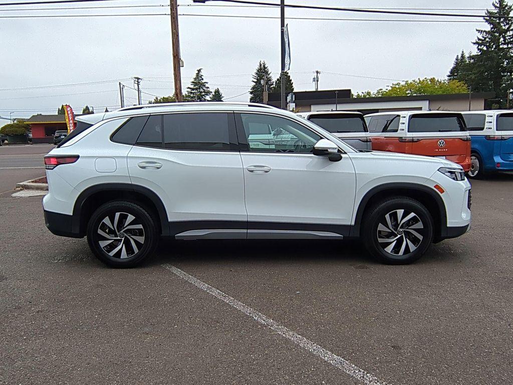 new 2025 Volkswagen Tiguan car, priced at $32,777