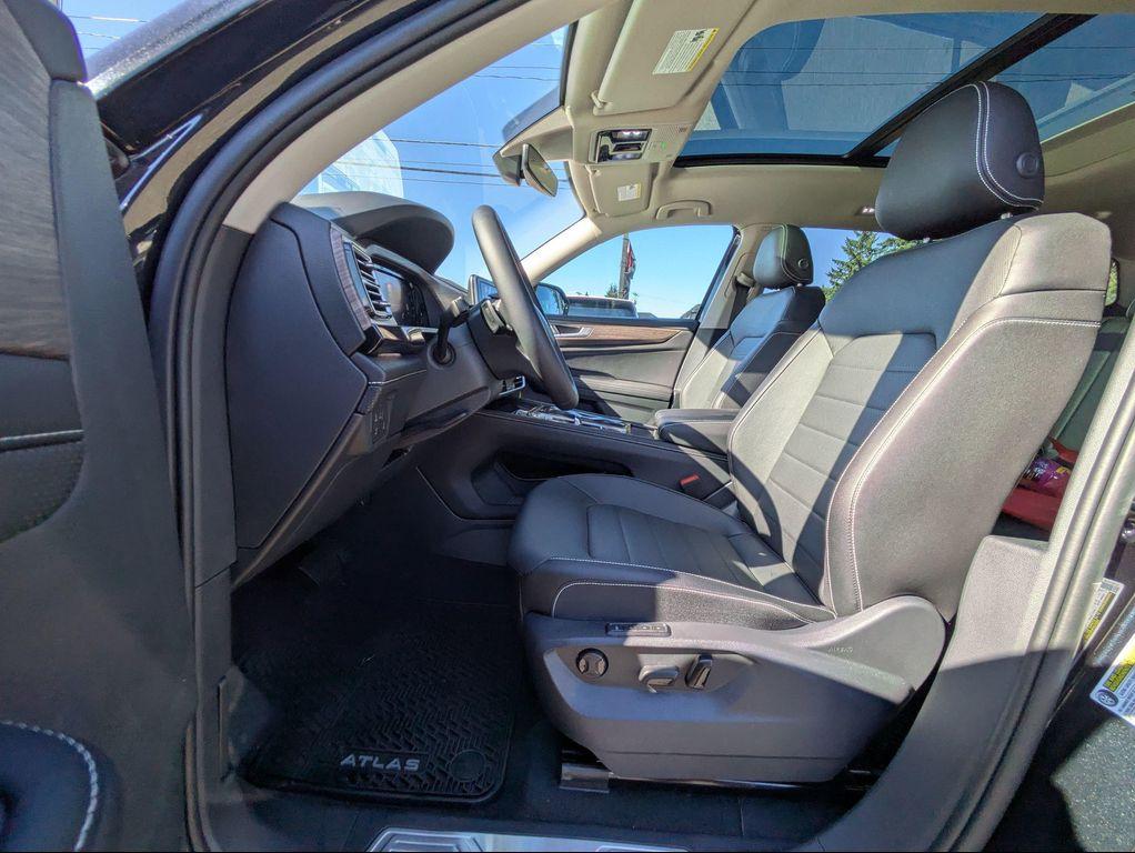new 2025 Volkswagen Atlas car, priced at $47,629