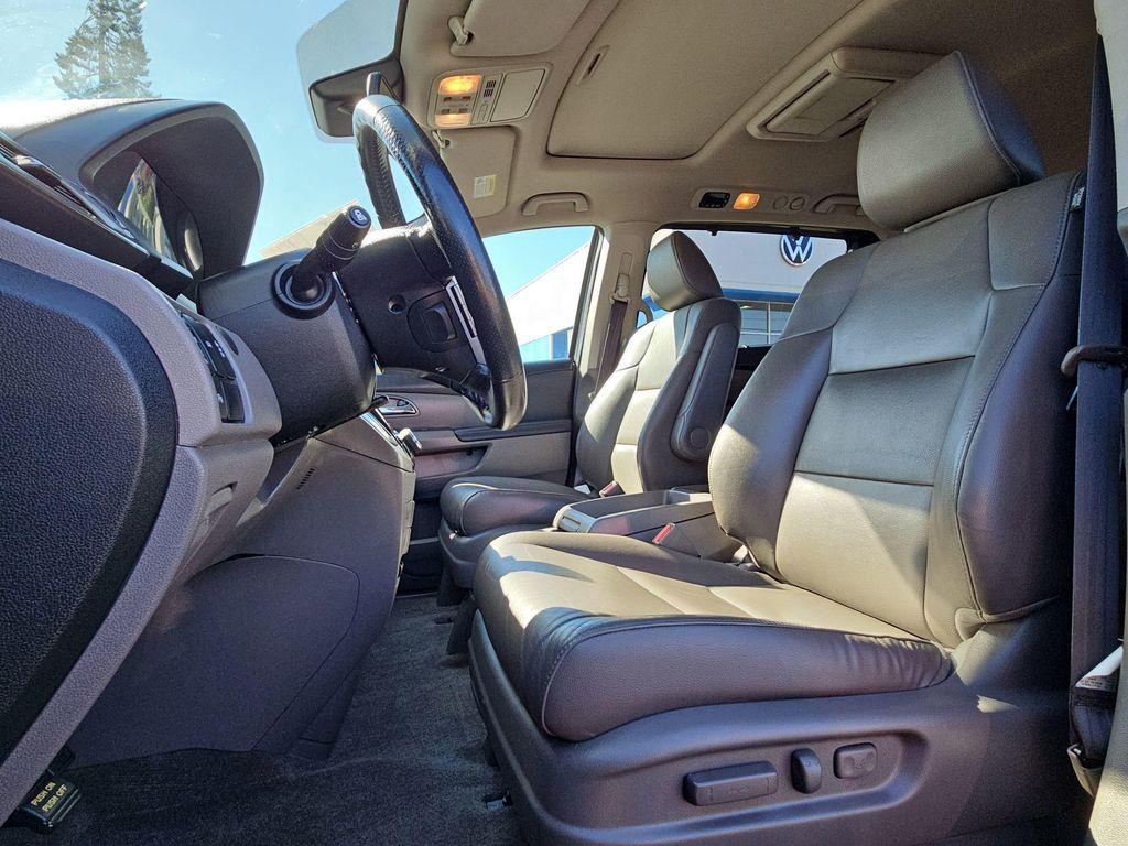 used 2015 Honda Odyssey car, priced at $17,990