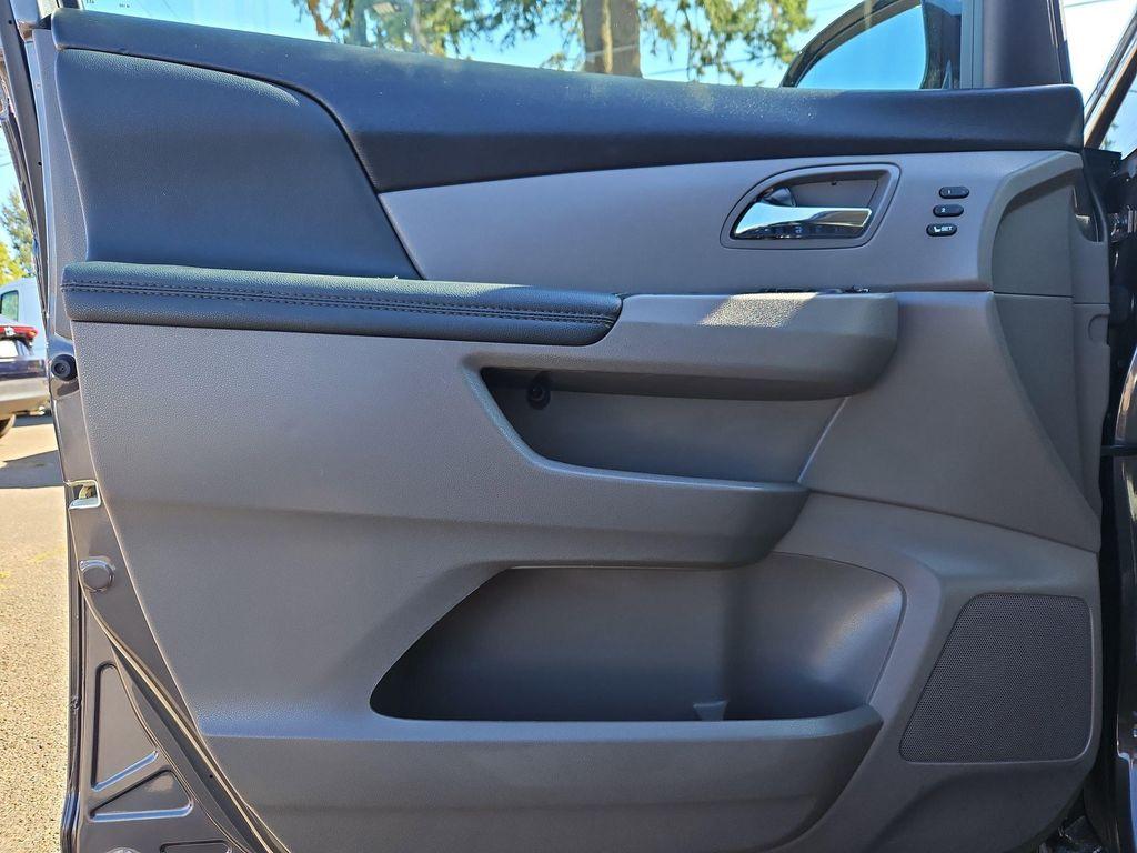used 2015 Honda Odyssey car, priced at $17,990