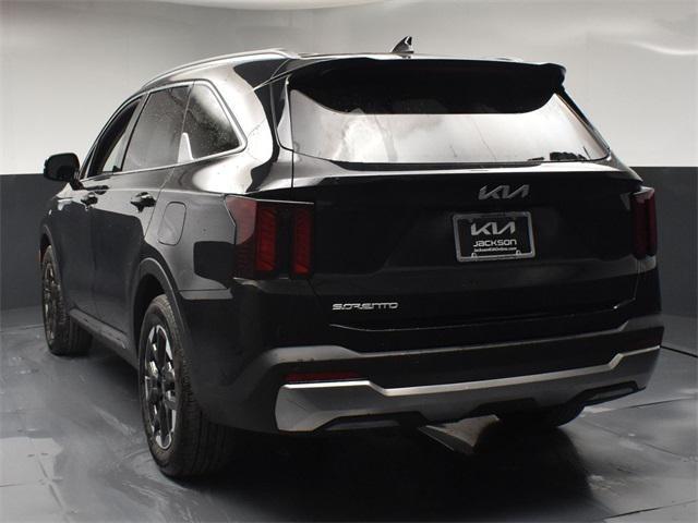 used 2025 Kia Sorento car, priced at $32,961