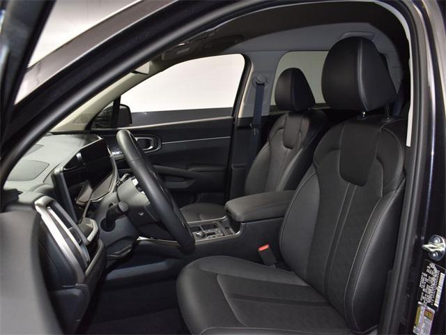used 2025 Kia Sorento car, priced at $32,314