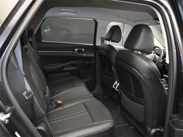 used 2025 Kia Sorento car, priced at $32,314
