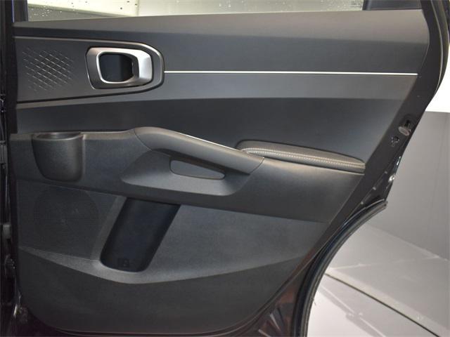 used 2025 Kia Sorento car, priced at $32,314