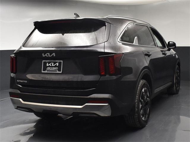 used 2025 Kia Sorento car, priced at $32,314