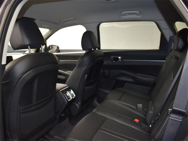 used 2025 Kia Sorento car, priced at $32,314