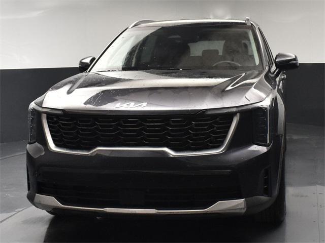 used 2025 Kia Sorento car, priced at $32,314