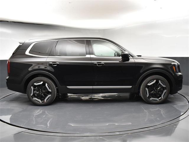 used 2024 Kia Telluride car, priced at $37,028