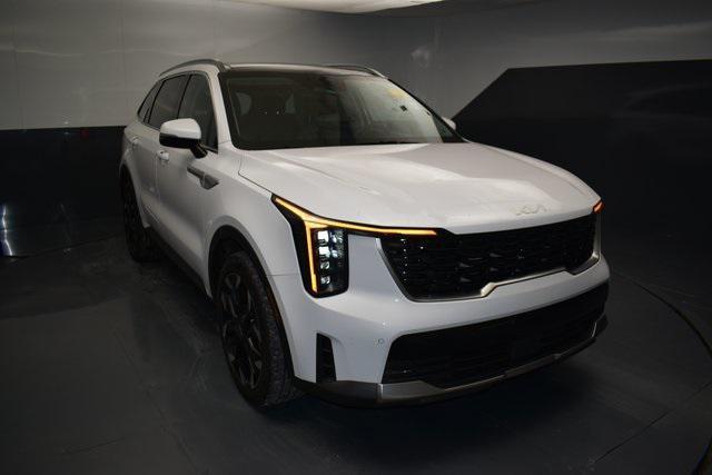 used 2025 Kia Sorento car, priced at $29,640