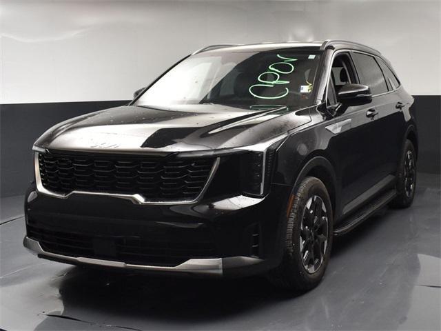 used 2025 Kia Sorento car, priced at $33,621