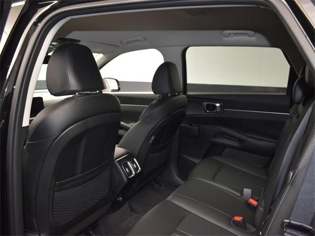 used 2025 Kia Sorento car, priced at $33,621