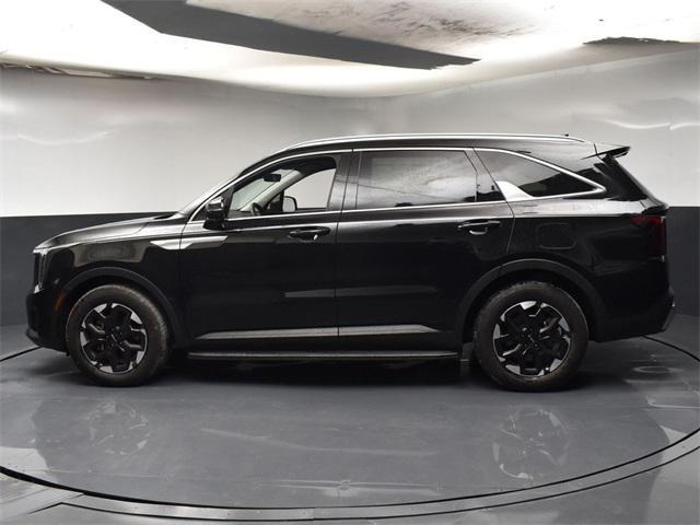 used 2025 Kia Sorento car, priced at $33,621
