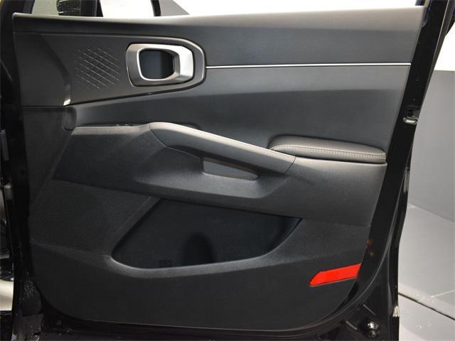used 2025 Kia Sorento car, priced at $33,621