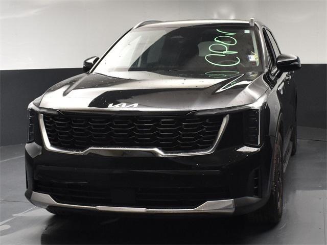 used 2025 Kia Sorento car, priced at $33,621