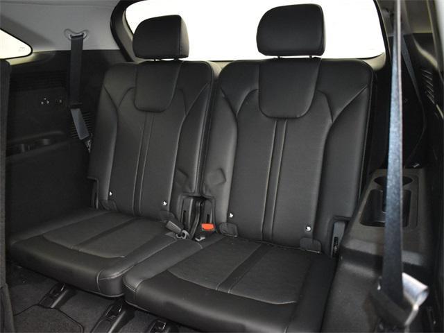 used 2025 Kia Sorento car, priced at $33,626
