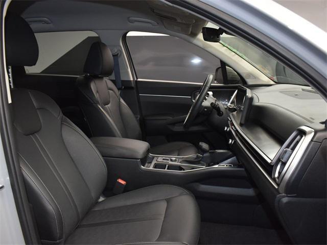 used 2025 Kia Sorento car, priced at $33,626