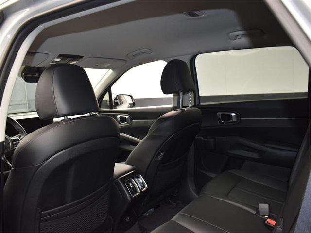 used 2025 Kia Sorento car, priced at $33,626