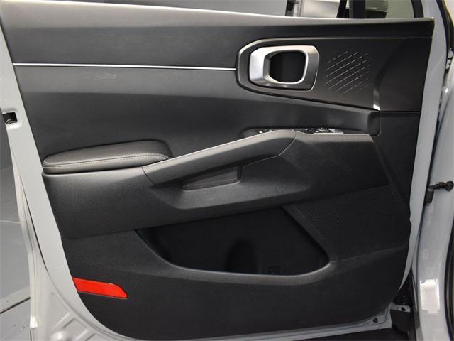 used 2025 Kia Sorento car, priced at $33,626