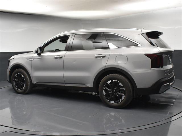 used 2025 Kia Sorento car, priced at $33,626