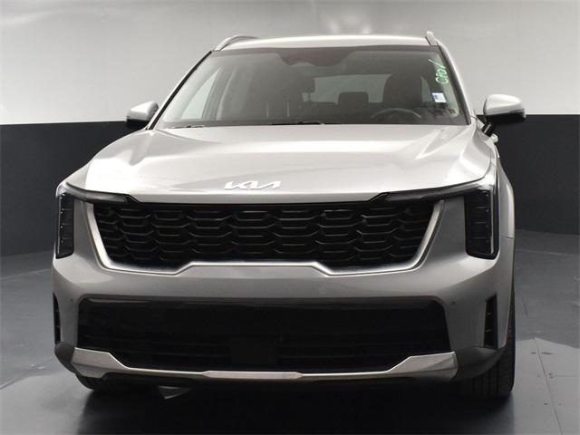 used 2025 Kia Sorento car, priced at $33,626
