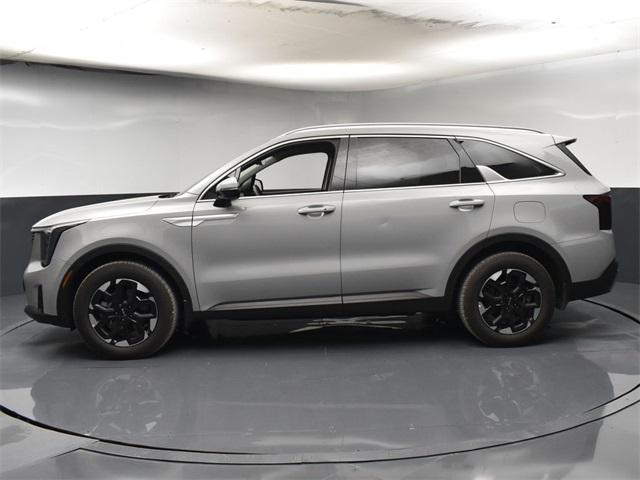used 2025 Kia Sorento car, priced at $33,626
