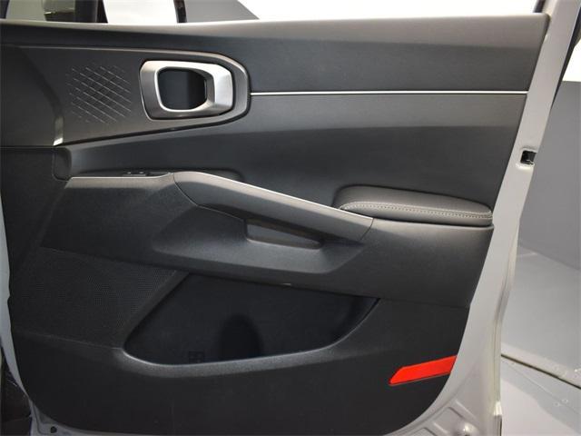 used 2025 Kia Sorento car, priced at $33,626