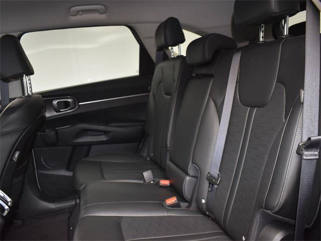 used 2025 Kia Sorento car, priced at $33,626
