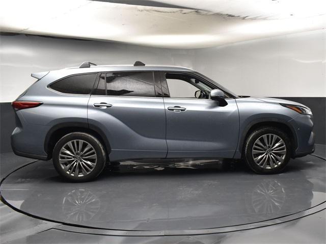 used 2022 Toyota Highlander Hybrid car, priced at $40,797