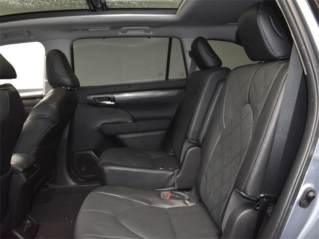 used 2022 Toyota Highlander Hybrid car, priced at $40,797