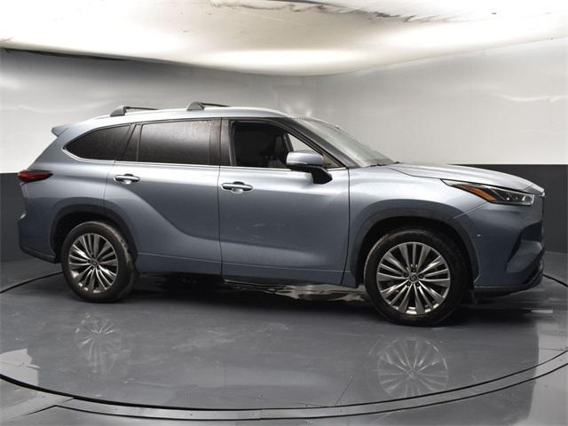 used 2022 Toyota Highlander Hybrid car, priced at $40,797