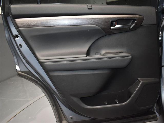 used 2022 Toyota Highlander Hybrid car, priced at $40,797