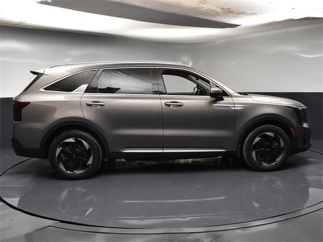 used 2025 Kia Sorento Hybrid car, priced at $36,949