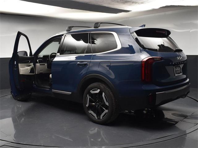used 2025 Kia Telluride car, priced at $39,615