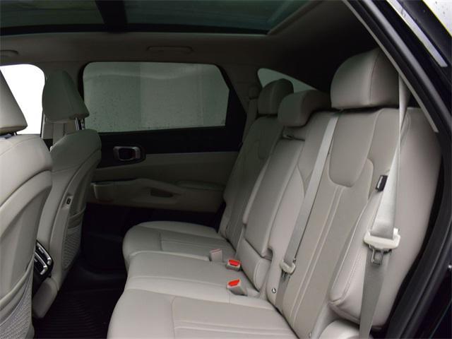 used 2024 Kia Sorento car, priced at $30,510