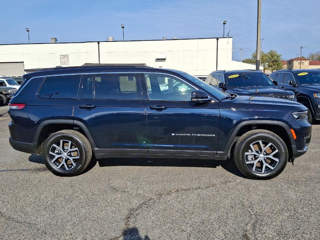 new 2024 Jeep Grand Cherokee L car