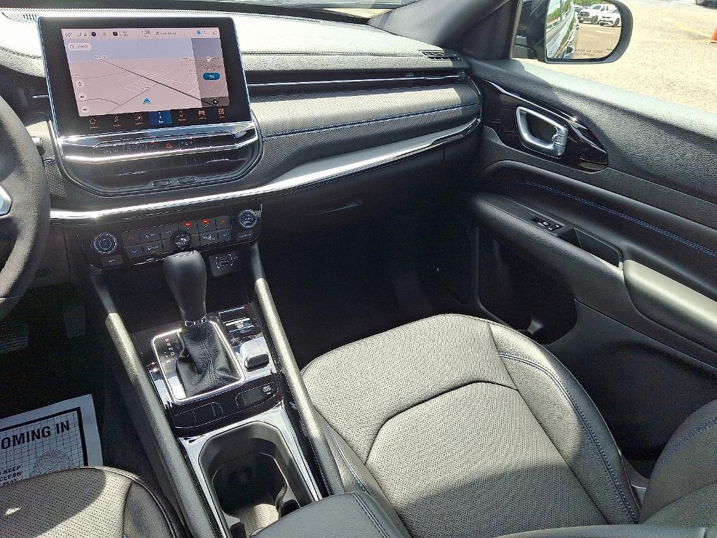 new 2025 Jeep Compass car, priced at $39,212