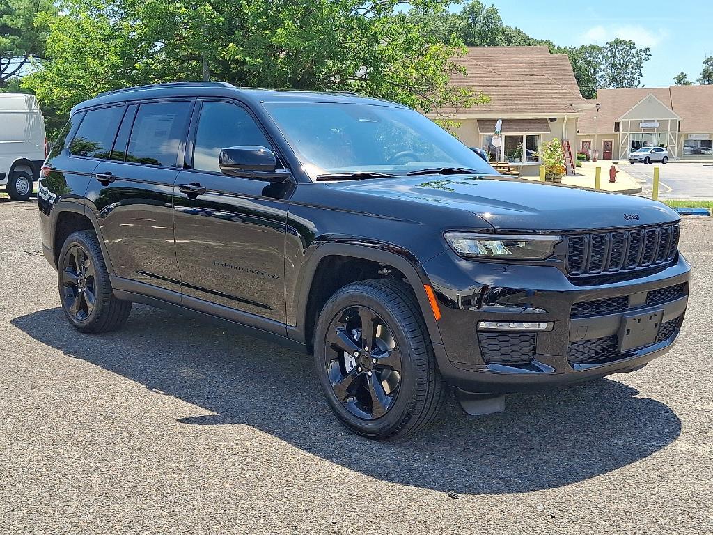 new 2025 Jeep Grand Cherokee L car, priced at $51,611