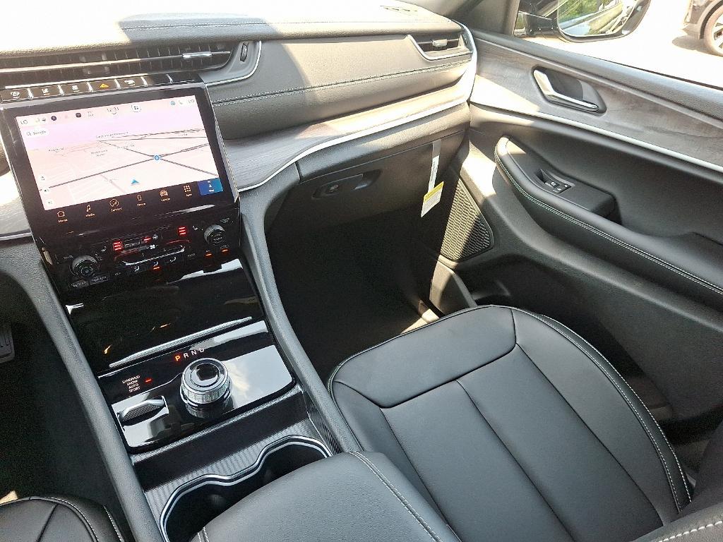 new 2025 Jeep Grand Cherokee L car, priced at $51,611