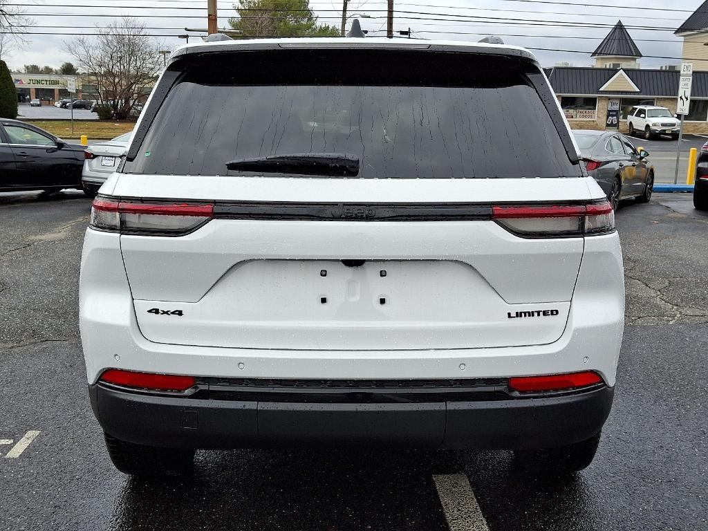 new 2025 Jeep Grand Cherokee car, priced at $49,094