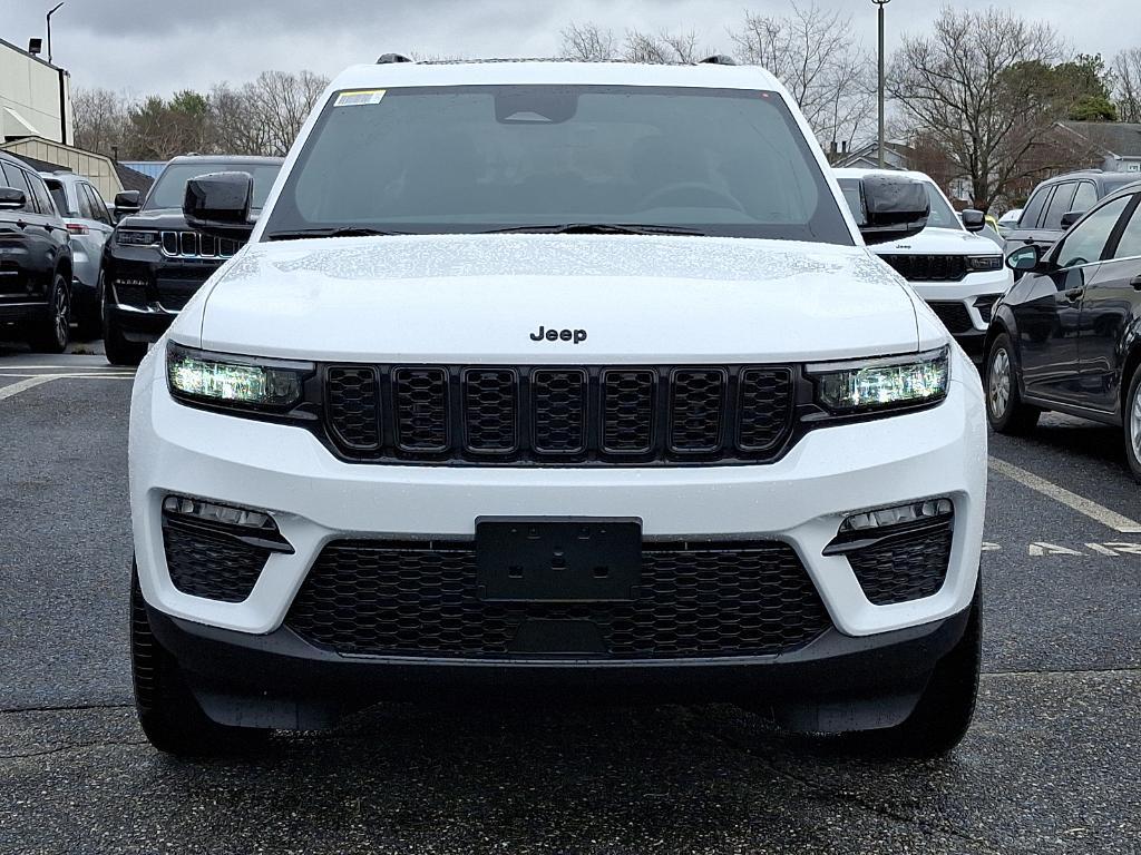new 2025 Jeep Grand Cherokee car, priced at $49,094