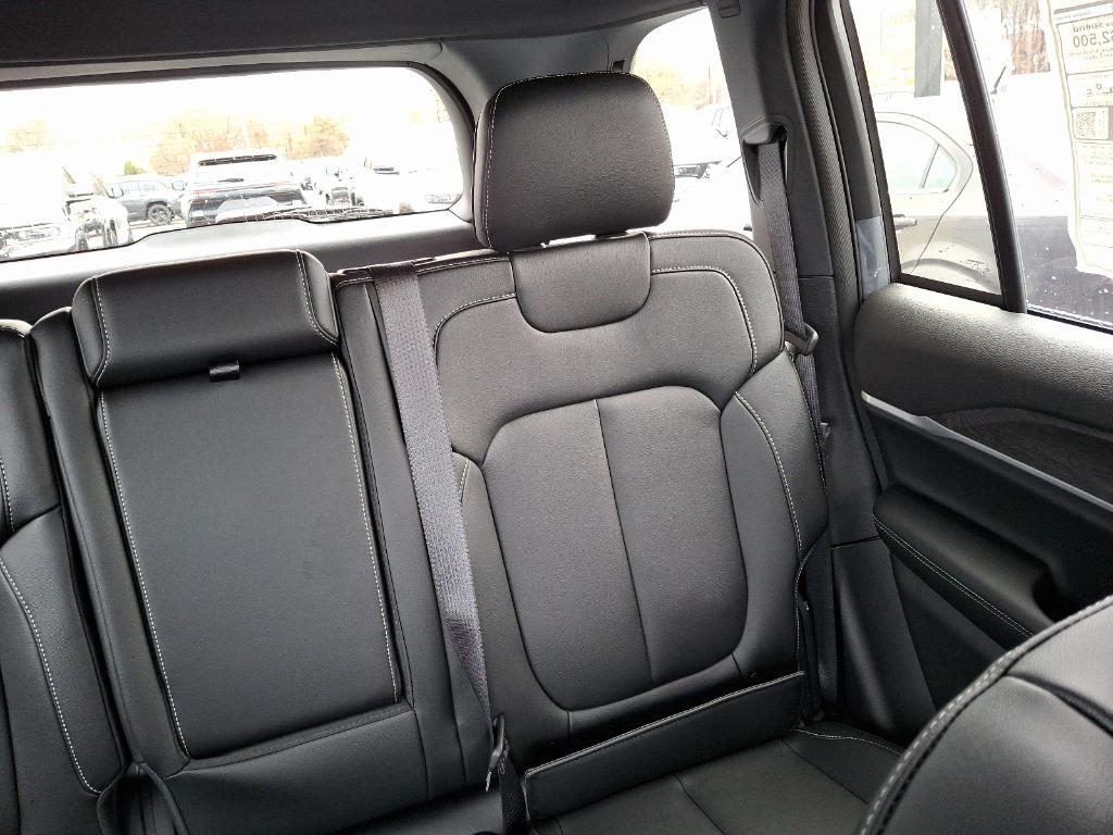 new 2025 Jeep Grand Cherokee car, priced at $49,094
